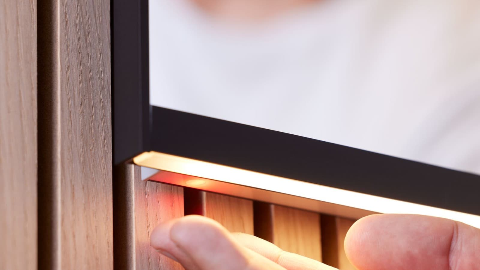 The antimist heating can be activated manually (© Geberit) The antimist heating can be activated manually (© Geberit)