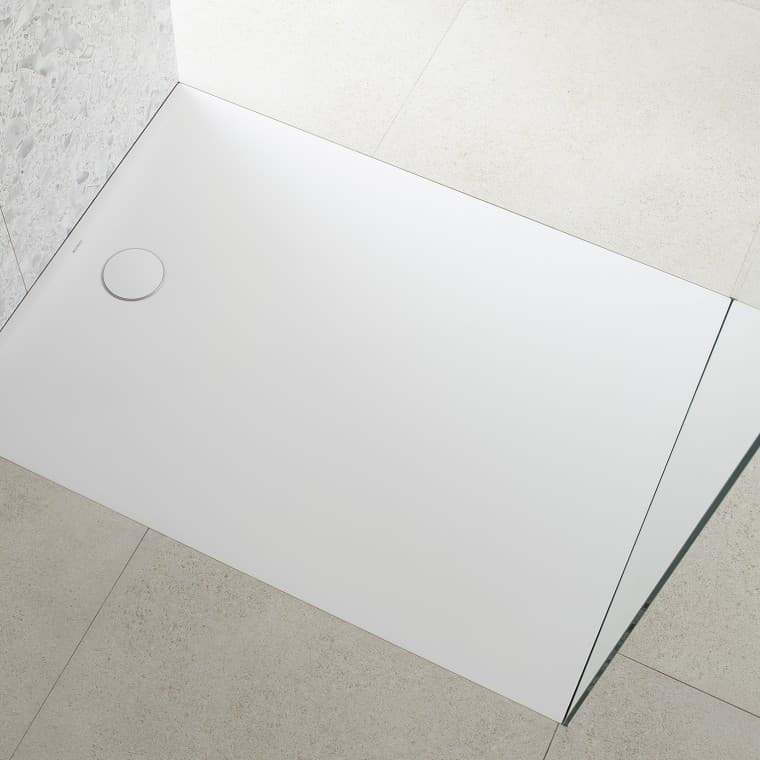 Walk-in shower with Geberit Olona shower surface Walk-in shower with Geberit Olona shower surface