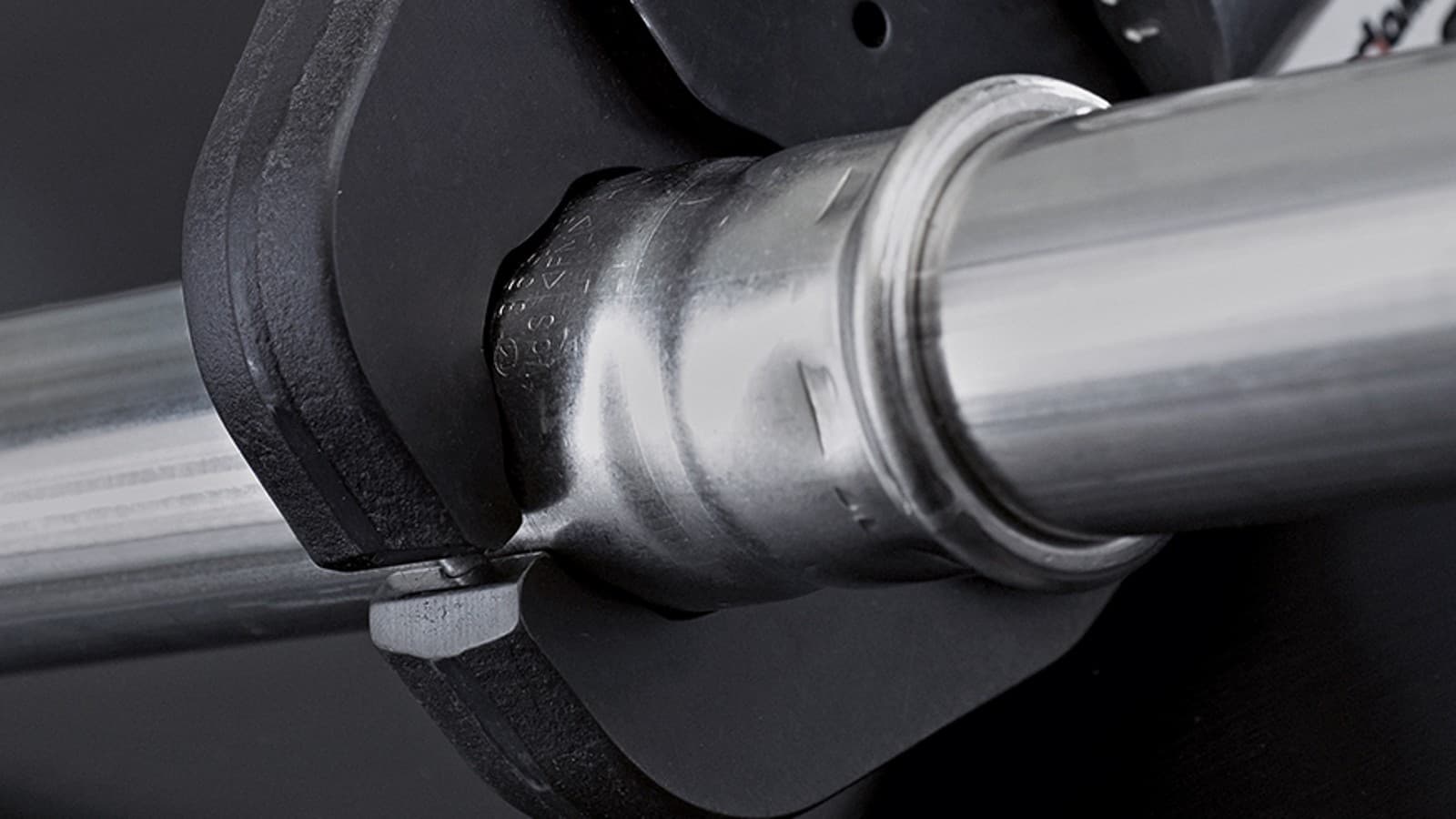 Pressing jaw with Mapress pipe Pressing jaw with Mapress pipe